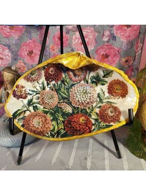 DECOUPAGE CLAM SHELL DECOUPAGE FALL FLOWERS ON A CLAM SHELL TRINKET DISH